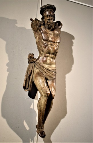 Sculpture Sculpture en Bois - Christ Crucifié, sculpture de la Renaissance en bois de noyer, début du XVIe